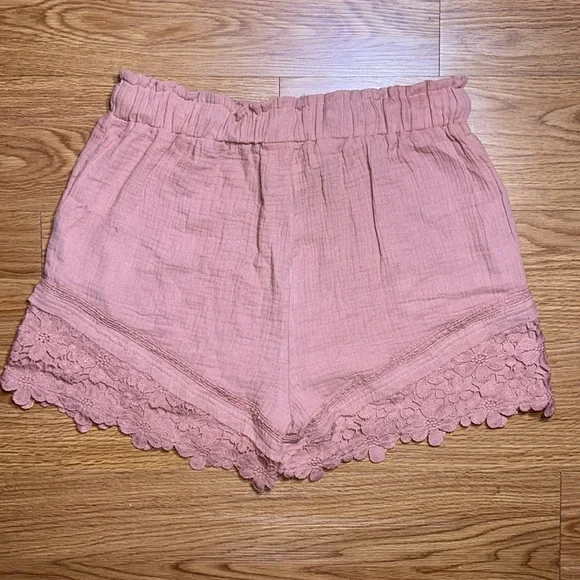 VERY J Lace Contrast Detail
Woven Shorts - Picture 6 of 6